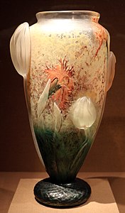 Tulip vase by Antonin Daum (1910)