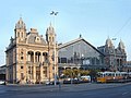 Welcher Budapester Bahnhof wurde von der Firma Eiffel et Cie und deren Architekten Gustave Eiffel geplant und erbaut?