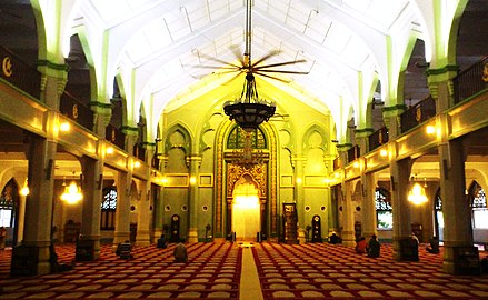 The main dewan solat (praying hall) of Masjid Sultan in Singapore