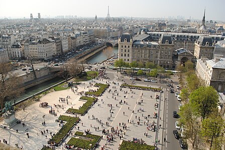 The parvis of Notre-Dame, above the site of Saint-Étienne