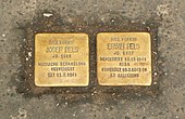 Stolpersteine zum Gedenken an jüdische Bewohner, hier am Goetheplatz