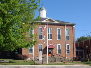 Edmonson County Courthouse in Brownsville