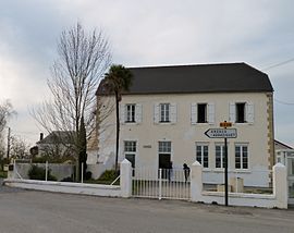 The town hall of Coublucq