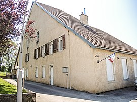 The town hall in Saules