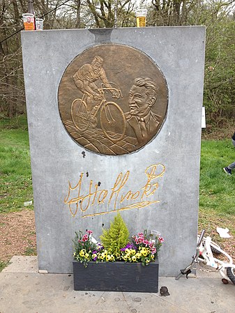 Jean-Stablinski-Denkmal an der Trouée d’Arenberg
