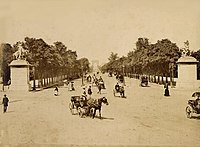 The Champs-Élysées in 1890, viewed from the Place de la Concorde.
