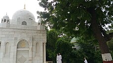 tomb of syedna shaikh adam and sulaimani dome
