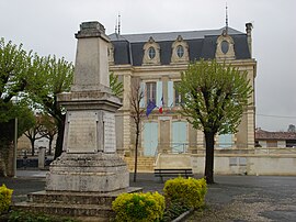 The town hall in Néré