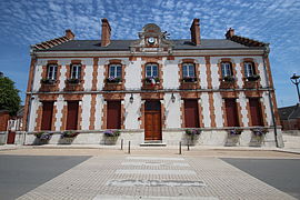 The town hall in Gidy