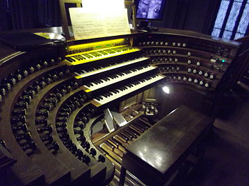 Console of the Walcker organ