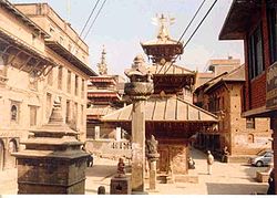 Tempelplatz mit Narayanthan-Tempel
