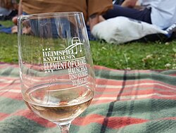 Heimspiel-Weinglas vom 21. Juni 2017 mit Element of Crime, Hauschka und Dino Joubert