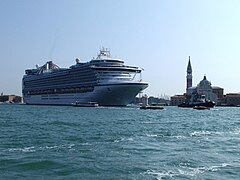 Mega-Hochsee-Kreuzfahrtschiff Ruby Princess im Canale Della Giudecca, Venedig, September 2011