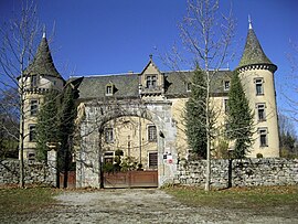 The entrance to the chateau in Bessonies