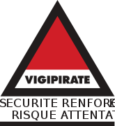 Vigipirate triangle with "Sécurité Renforcée Risque Attentat" in black font