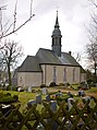 Kirche (mit Ausstattung) und Denkmal für die Gefallenen des Ersten Weltkrieges und Gedenkstein für die Gefallenen des Krieges 1870/71 auf dem Kirchhof