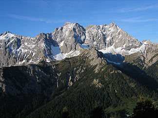 Hochkarspitze (links) und Wörner von Norden
