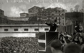J.A. Antonio Aguirre at a party rally in Donostia (1933)