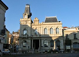 Town hall (Hôtel de ville)