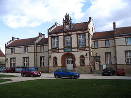 The town hall in Ozouer-le-Voulgis