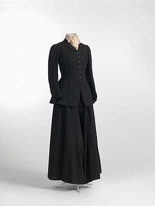 Riding habit, including jacket, riding skirt and divided skirt, c. 1900-1910