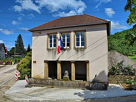 The town hall in Trouvans