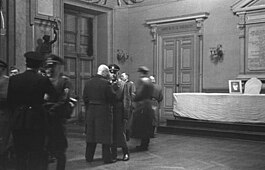 Oberg, Griese, auf dem Tisch ein Bild von Maréchal Pétain
