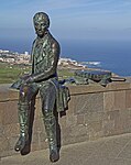 The bronze sculpture by the artist Ana Lilia Martín, born in La Palma (Canarias) in 1963, depicts the natural scientist Alexander von Humboldt. The sculpture has been on the terrace of the Humboldblick viewpoint in La Orotava since 2009.
