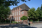 Sachsenwaldschule mit Turnhalle und Rektorhaus