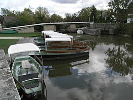 The marina and the lock on the Sevre river