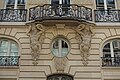 51, rue d'Anjou: Asian-inspired balcony