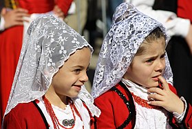 children from Villanova Monteleone