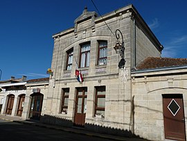 The town hall in Cézac