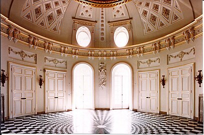 The rotunda with its marble flooring