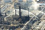 Löscharbeiten nach der Explosion in der Texas-City-Raffinerie