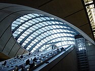 Canary Wharf, London (1999) Visuelle Erweiterung des Stationsraums in den metropolitanen Stadtraum Entwurf: Foster + Partners