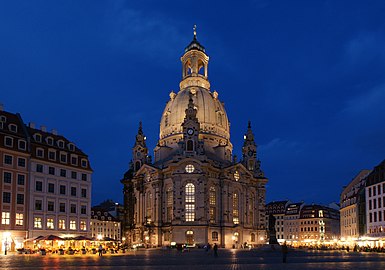 Beleuchtete Frauenkirche zur blauen Stunde, 2009