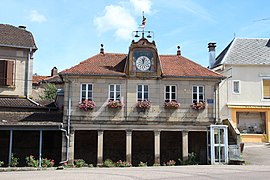 The town hall in Bouligney