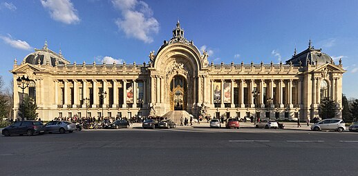 Petit Palais, Paris, an example of Beaux Arts architecture, with Ionic columns very similar to those of the reign of Louis XIV, by Charles Giraud, 1900[173]