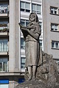 Monument to the woman of the emigrant