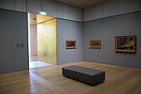 Grauer Sitzblock, v. l.:Tänzerinnen, 1889 und Avant le départ, 1878/80 von Edgar Degas, Gewitter über Dordrecht, 1645 von Aelbert Cuyp