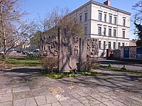 Ernst-Thälmann-Denkmal an der heutigen Promenade in Torgau