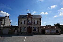 The town hall in La Neuville-aux-Larris