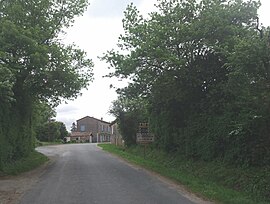 The entrance of Saint-Antonin-de-Lacalm on the road D138