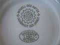 In der NS-Zeit wurden Produkte, die das Amt Schönheit der Arbeit als mustergültig erachtete, mit einer Zusatzmarke gekennzeichnet; hier eine Suppentasse für Betriebskantinen, 1934/39.