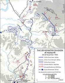 A map showing the front line with the UN labeled in blue and the Chinese in red. A blue arrows is moving down through a long sequence of red lines, with multiple red arrows chasing it