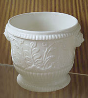 Saint-Cloud soft-paste porcelain seau, 18th century
