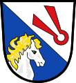Gemeinde Althegnenberg Schräg geteilt von Silber und Blau; oben eine schräg gestellte rote Schafschere, unten ein wachsender silberner Pferdekopf mit goldener Mähne.