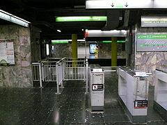 Ticket gates on the Zona Universitària side before the remodelling