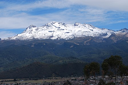 Iztaccihuatl is the third highest summit of México.
